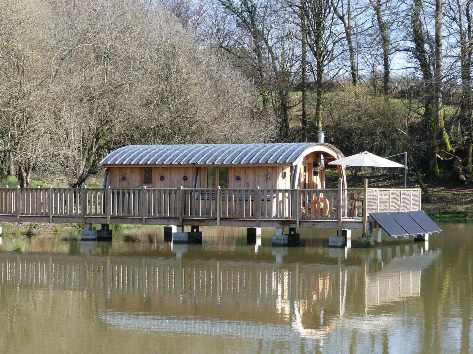 Domaine de la Clauzade Bed & Breakfast Saint-Germain-les-Vergnes Exterior foto